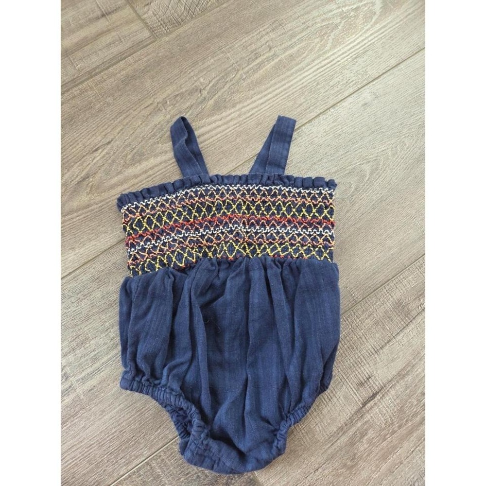 Old navy baby girl romper 0-3‎ mos